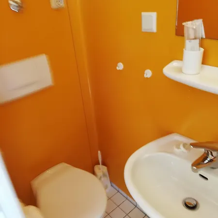 Han/Misafirhane Zur Traube Hatzenport