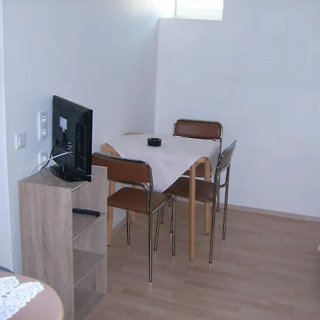 Zur Traube Han/Misafirhane 3*