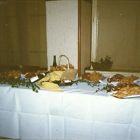 Zur Traube Πανδοχείο Hatzenport